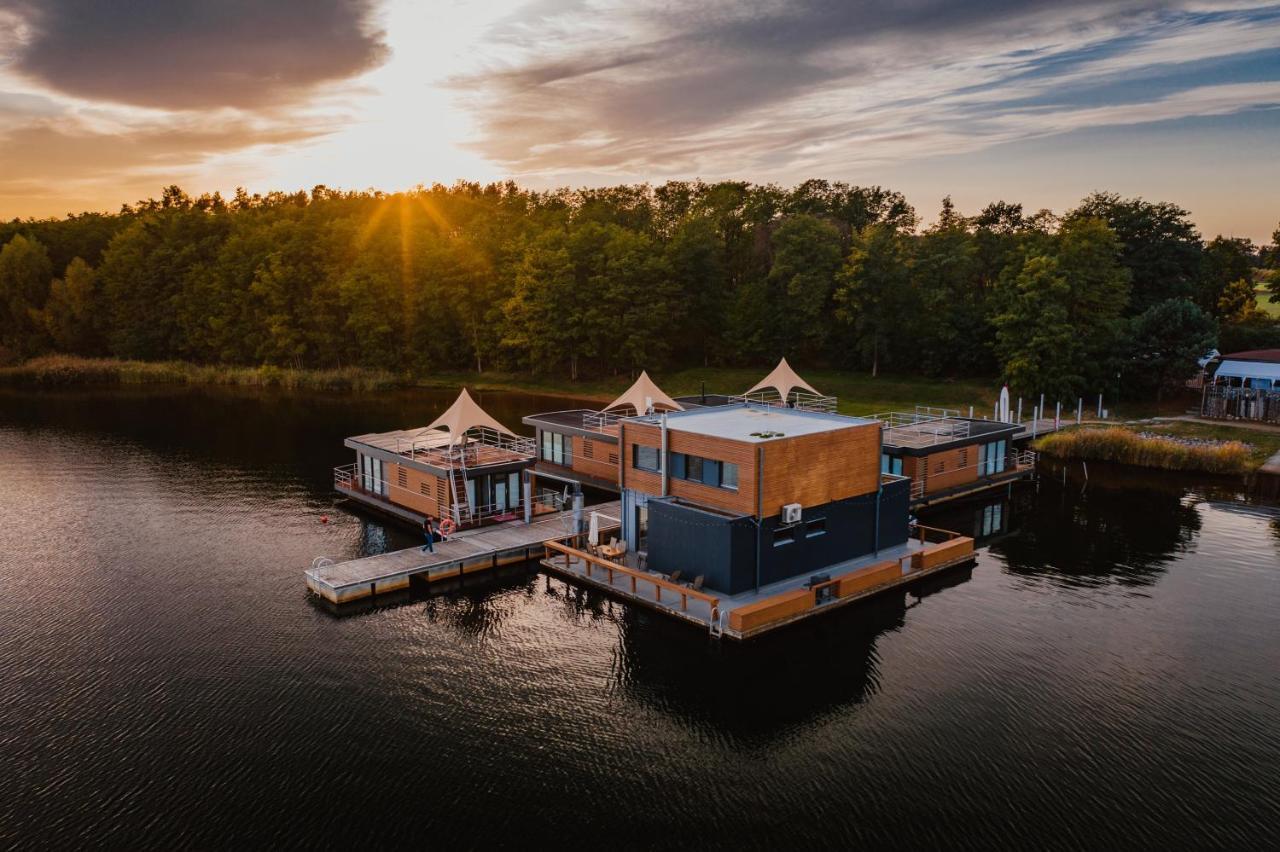 Schwimmende Ferienhaeuser Auf Dem See - Spreewald Фечау Екстер'єр фото
